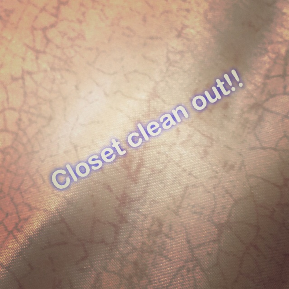 Closet clean out!! Please read!